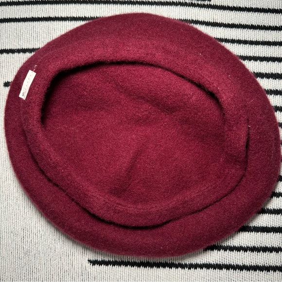 Vintage Wool Burgundy Beret - Picture 2 of 2